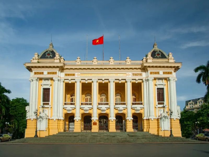 Nhà Hát Lớn Hà Nội -  biểu tượng đại diện cho nét đẹp của thành phố