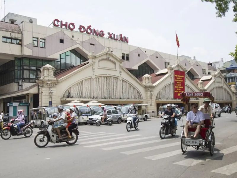 Top 7 khu chợ nổi tiếng ở Hà Nội thu hút khách du lịch