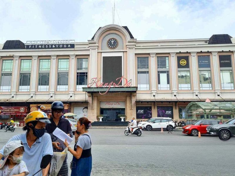 chợ nổi tiếng ở Hà Nội